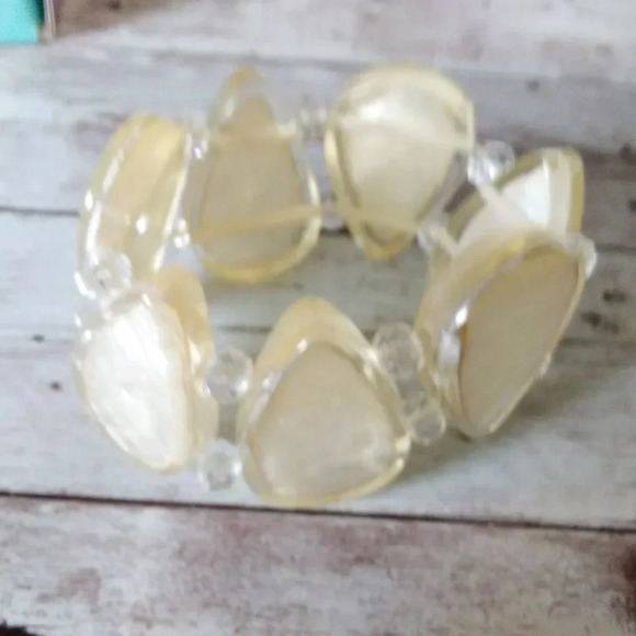 Bold Acrylic Beaded Stretch Bracelet in Soft Neutrals - Picture 3 of 4